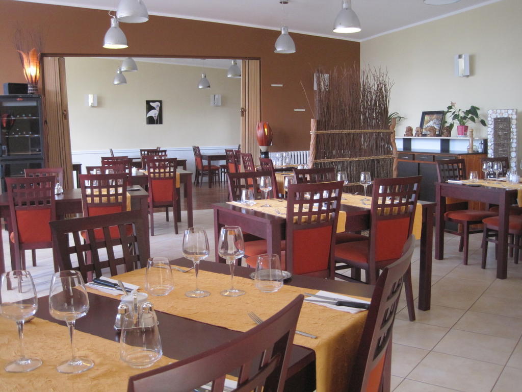 Hotel Restaurant Rive Gauche Bessines-sur-Gartempe Eksteriør billede